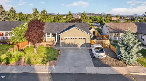 View/Area - 62633 Hawkview Rd, Bend, OR 97701 photo 1 of 2