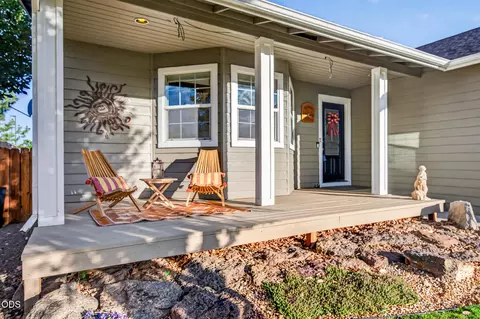 Exterior - 62633 Hawkview Rd, Bend, OR 97701 photo 2 of 11