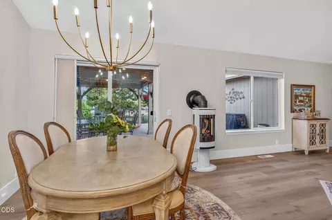 Dining - 62633 Hawkview Rd, Bend, OR 97701 photo 3 of 5