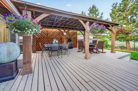 Exterior - 62633 Hawkview Rd, Bend, OR 97701 photo 6 of 11