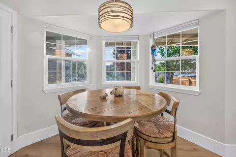 Dining - 62633 Hawkview Rd, Bend, OR 97701 photo 4 of 5