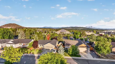 View/Area - 62633 Hawkview Rd, Bend, OR 97701 photo 2 of 2