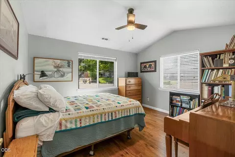 Bedroom - 31 Osprey Dr, Eagle Point, OR 97524 photo 1 of 3