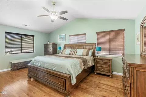 Bedroom - 31 Osprey Dr, Eagle Point, OR 97524 photo 3 of 3
