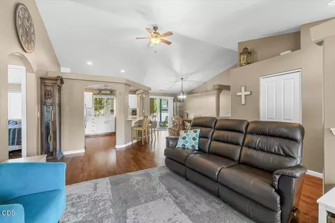 Living - 31 Osprey Dr, Eagle Point, OR 97524 photo 1 of 1