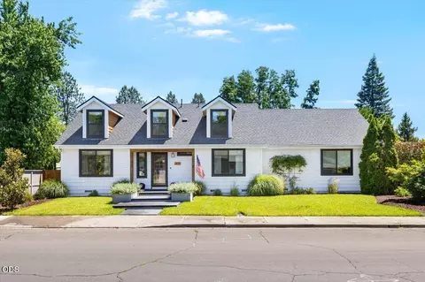 421 Silverado Cir, Medford, OR 97504