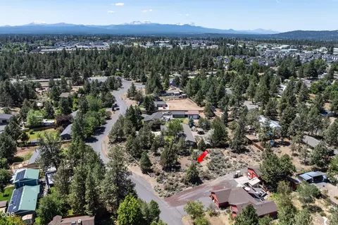 20874 Greenmont Dr, Bend, OR 97702 photo 3