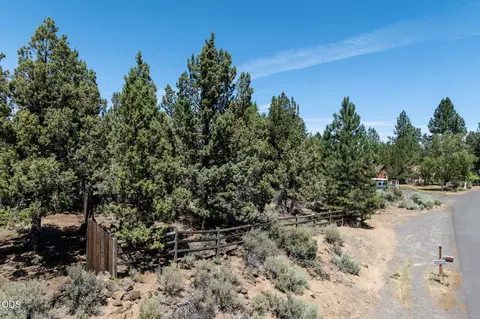 20874 Greenmont Dr, Bend, OR 97702 photo 19