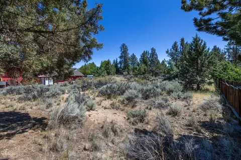 20874 Greenmont Dr, Bend, OR 97702 photo 9