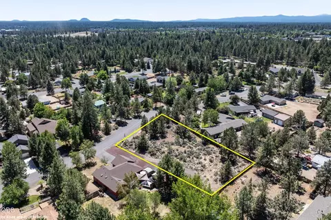 20874 Greenmont Dr, Bend, OR 97702 photo 5