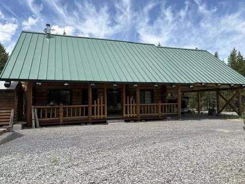 123415 Surveyor Rd, Crescent Lake, OR 97733