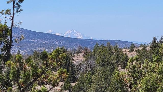 1121 SE Happy Trails Ln, Prineville, OR 97754