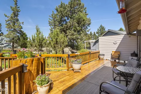 Exterior - 64740 Alcor Pl, Bend, OR 97703 photo 9 of 14