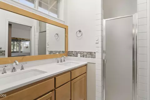 Bath - 64740 Alcor Pl, Bend, OR 97703 photo 1 of 5