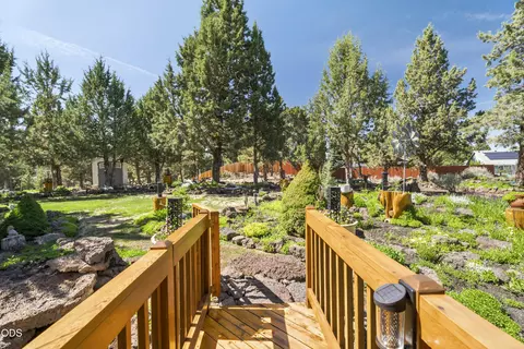 Exterior - 64740 Alcor Pl, Bend, OR 97703 photo 5 of 14