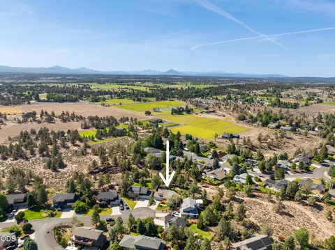 View/Area - 64740 Alcor Pl, Bend, OR 97703 photo 4 of 5