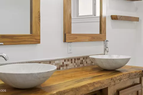 Bath - 64740 Alcor Pl, Bend, OR 97703 photo 5 of 5
