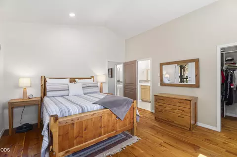 Bedroom - 64740 Alcor Pl, Bend, OR 97703 photo 5 of 11