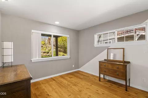 Bedroom - 64740 Alcor Pl, Bend, OR 97703 photo 10 of 11