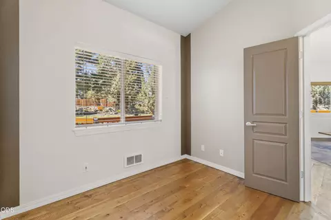 Bedroom - 64740 Alcor Pl, Bend, OR 97703 photo 2 of 11