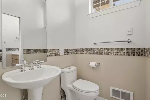 Bath - 64740 Alcor Pl, Bend, OR 97703 photo 3 of 5