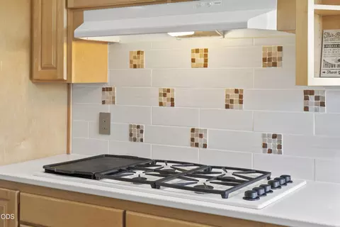 Kitchen - 64740 Alcor Pl, Bend, OR 97703 photo 4 of 5
