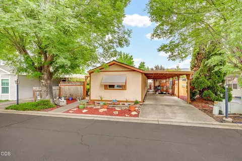 4624 S Pacific #26, Phoenix, OR 97535