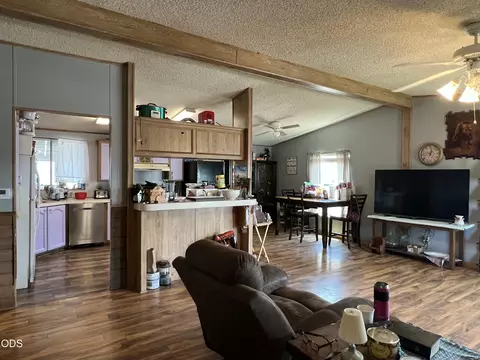 620 E Viewpoint Dr, Culver, OR 97734 photo 3