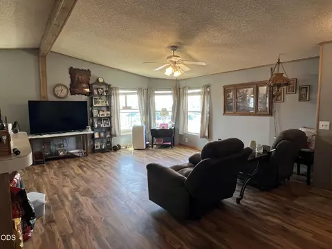620 E Viewpoint Dr, Culver, OR 97734 photo 2