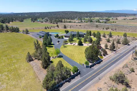 View/Area - 21455 SW Young Ave, Bend, OR 97703 photo 2 of 6