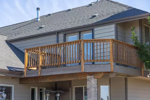 Exterior - 21455 SW Young Ave, Bend, OR 97703 photo 15 of 22