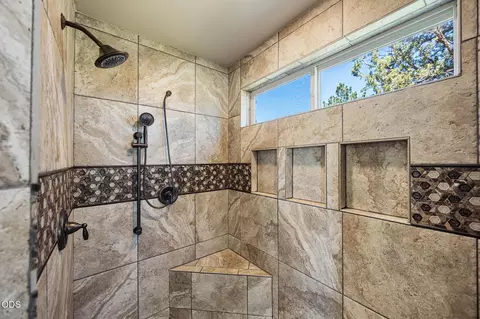 Bath - 21455 SW Young Ave, Bend, OR 97703 photo 3 of 7