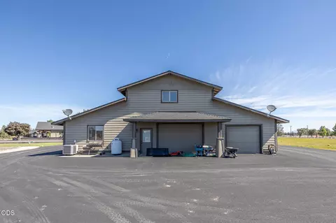 Exterior - 21455 SW Young Ave, Bend, OR 97703 photo 22 of 22