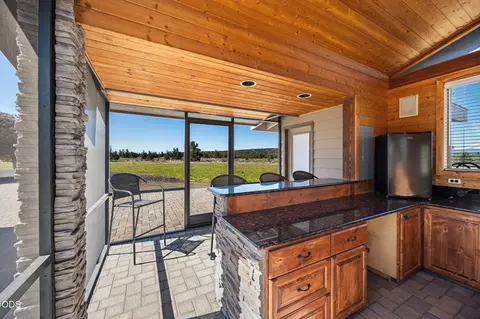 Exterior - 21455 SW Young Ave, Bend, OR 97703 photo 13 of 22