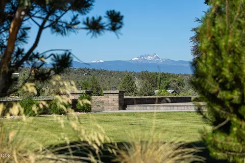 Exterior - 21455 SW Young Ave, Bend, OR 97703 photo 20 of 22