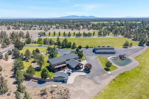 View/Area - 21455 SW Young Ave, Bend, OR 97703 photo 4 of 6