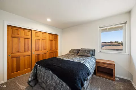Bedroom - 21455 SW Young Ave, Bend, OR 97703 photo 5 of 7