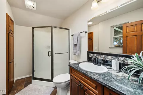 Bath - 21455 SW Young Ave, Bend, OR 97703 photo 6 of 7