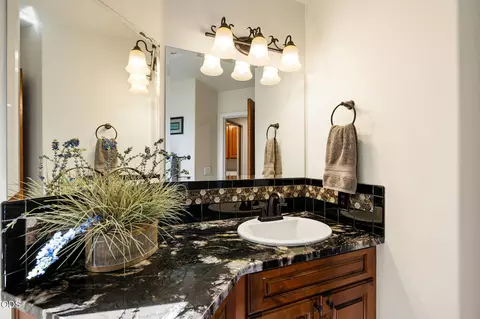 Bath - 21455 SW Young Ave, Bend, OR 97703 photo 4 of 7