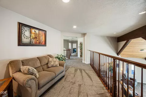 Entry Way - 21455 SW Young Ave, Bend, OR 97703 photo 6 of 6