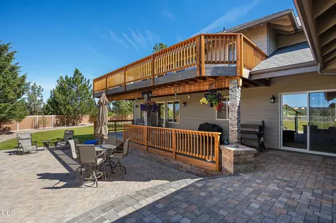 Exterior - 21455 SW Young Ave, Bend, OR 97703 photo 10 of 22