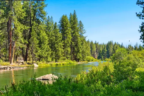 18831 Baker Rd, Bend, OR 97702 photo 2