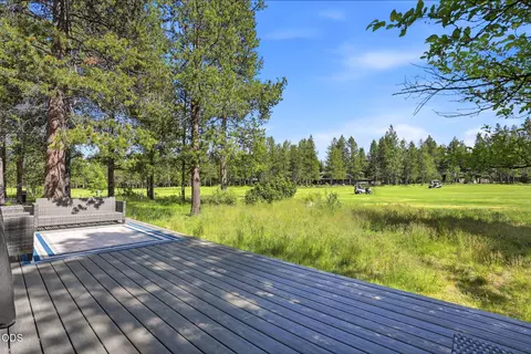 Exterior - 17901 Red Cedar Ln, Sunriver, OR 97707 photo 5 of 9