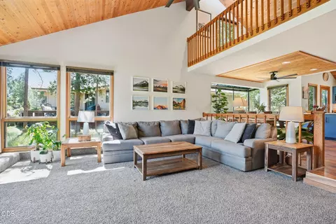 Living - 17901 Red Cedar Ln, Sunriver, OR 97707 photo 1 of 5