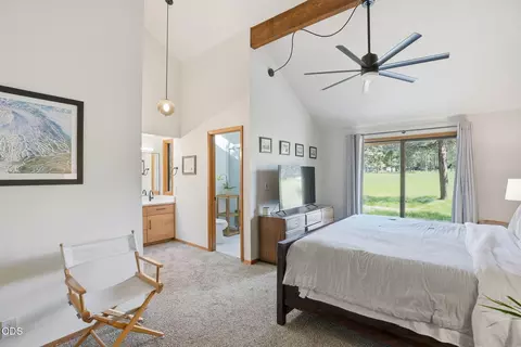 Bedroom - 17901 Red Cedar Ln, Sunriver, OR 97707 photo 5 of 8