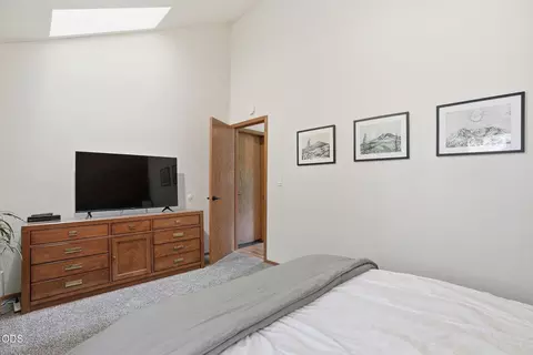 Bedroom - 17901 Red Cedar Ln, Sunriver, OR 97707 photo 4 of 8