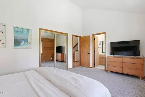 Bedroom - 17901 Red Cedar Ln, Sunriver, OR 97707 photo 2 of 8