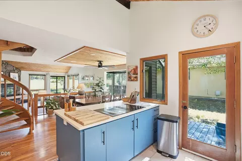 Kitchen - 17901 Red Cedar Ln, Sunriver, OR 97707 photo 3 of 4