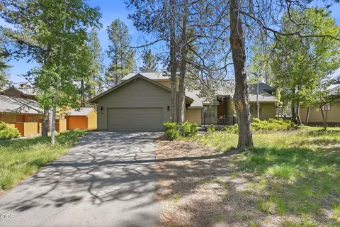 17901 Red Cedar Ln, Sunriver, OR 97707