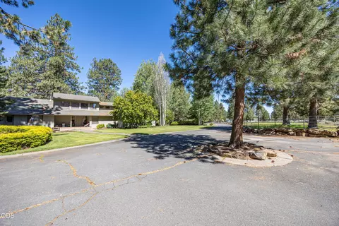 Exterior - 60266 Tekampe Rd, Bend, OR 97702 photo 5 of 15